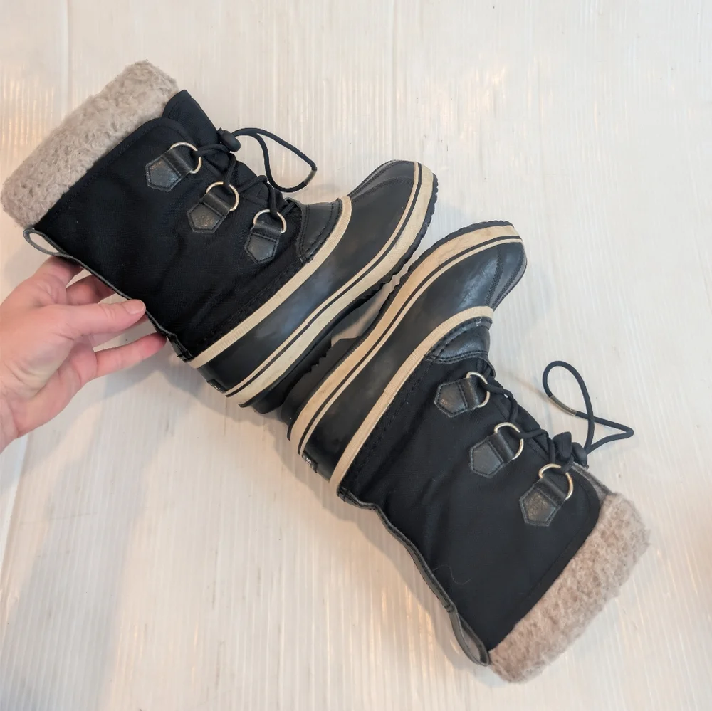 SOREL Kids Yoot Pac Black Lace-up Toggle Winter Boots with Fur Lining Size 2